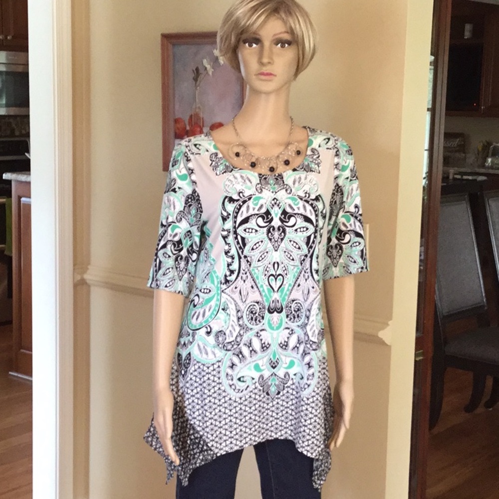 Valerie’s Stevens Tunic Top